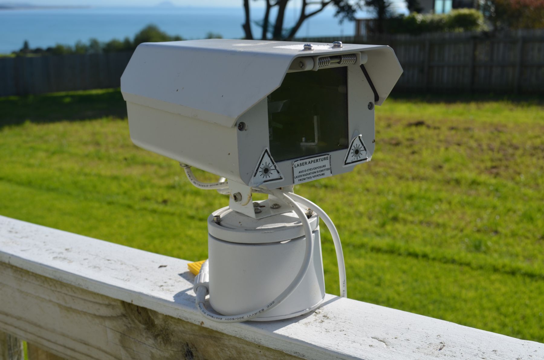 Outdoor bird scaring device deployed for bird prevention